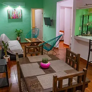 sigas-house-cancun.quintano-roohotels.com/